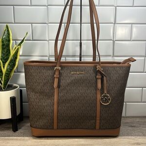 MK Jet Set Large Logo Tote Bag
